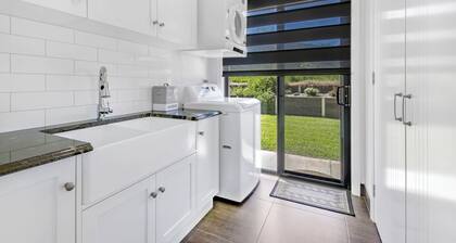 Casa Paradiso - Brand New Luxury 5 Bedroom Rural Retreat