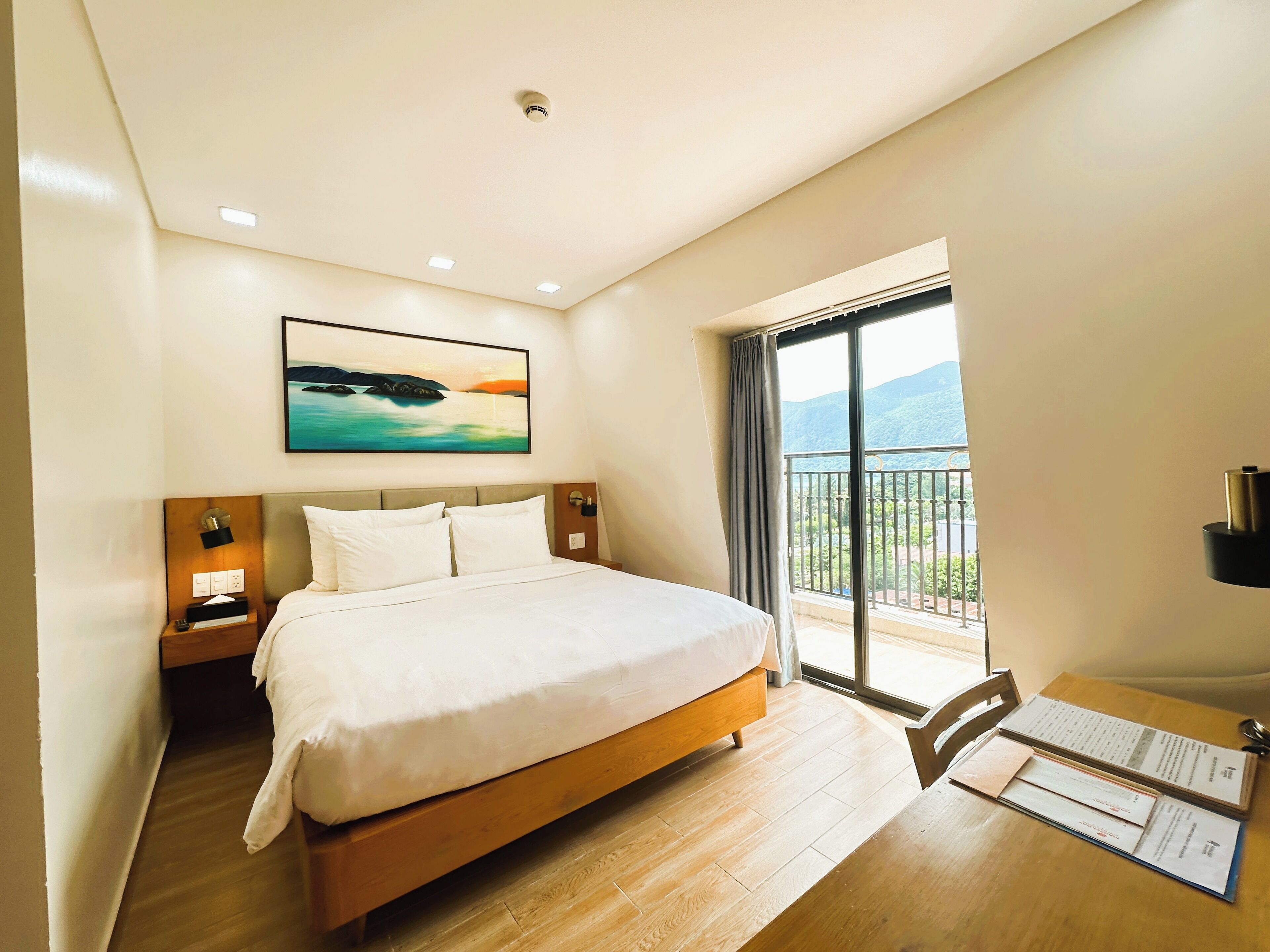 Chambre Supérieure | Literie de qualité supérieure, matelas mémoire de forme, minibar