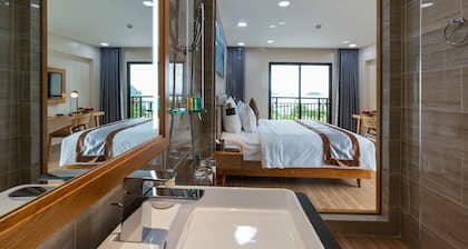 Marina Bay Con Dao Hotel