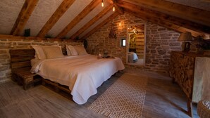 1 habitación, escritorio, tabla de planchar con plancha y wifi gratis 