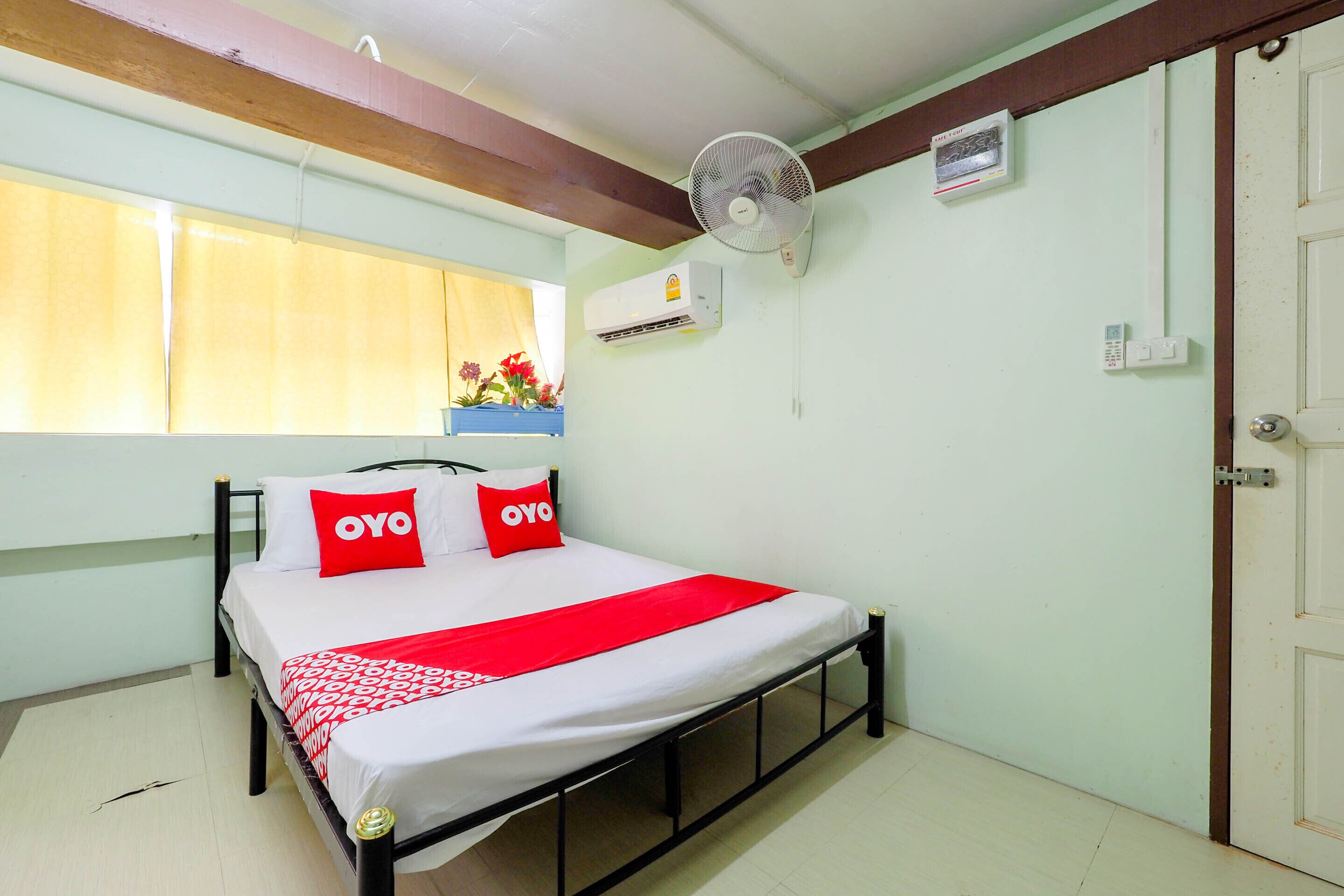 Habitación básica doble | Escritorio, wifi gratis, ropa de cama