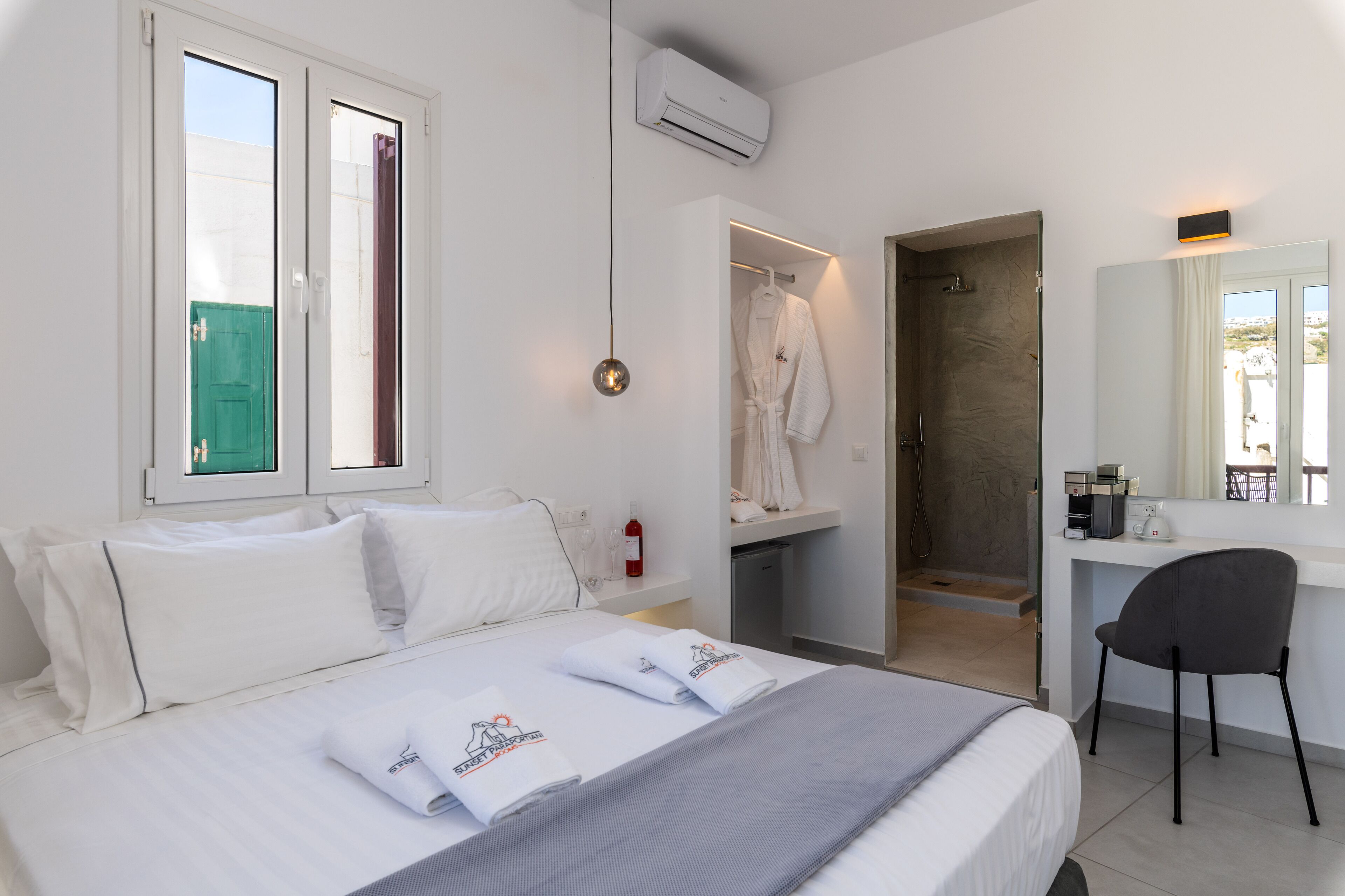 Photo - Sunset Paraportiani Rooms