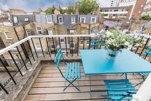 Apartment (1 Bedroom) | Terrace/patio - JOIVY Pimlico Flat with Terrace for 3 (London)