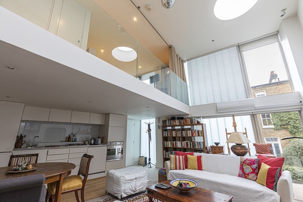 Comfort Room (1 Bedroom) | Living area | Flat-screen TV