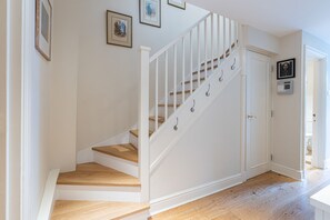 Reception - JOIVY Lovely 2bed House in Wandsworth w/ Backyard Patio (London)