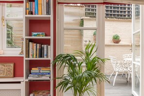 House (2 Bedrooms) | Terrace/patio