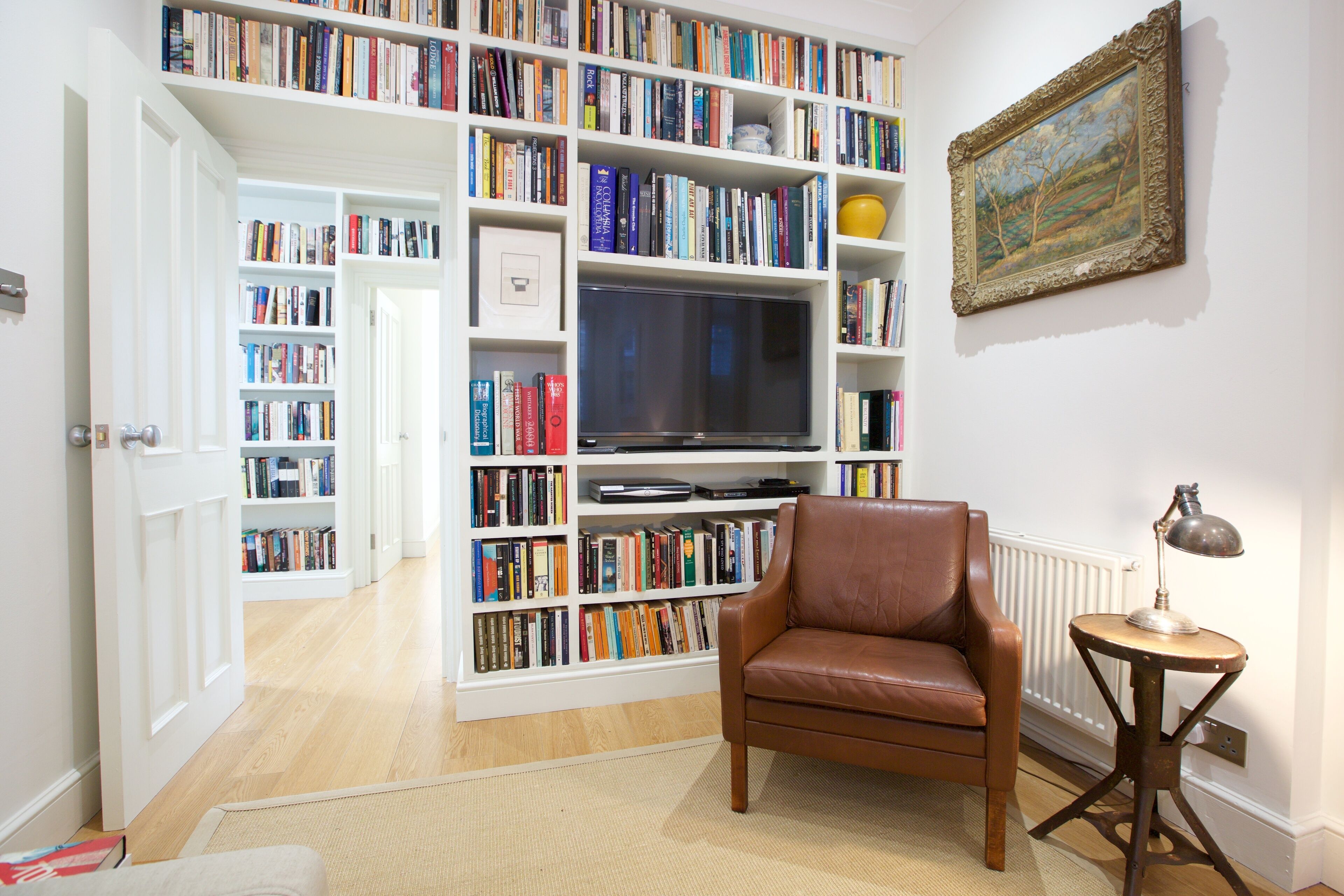 Apartment (2 Bedrooms) | Living area