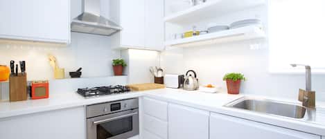 Departamento (2 Bedrooms) | Cocina privada | Refrigerador, horno, lavavajillas y tetera eléctrica