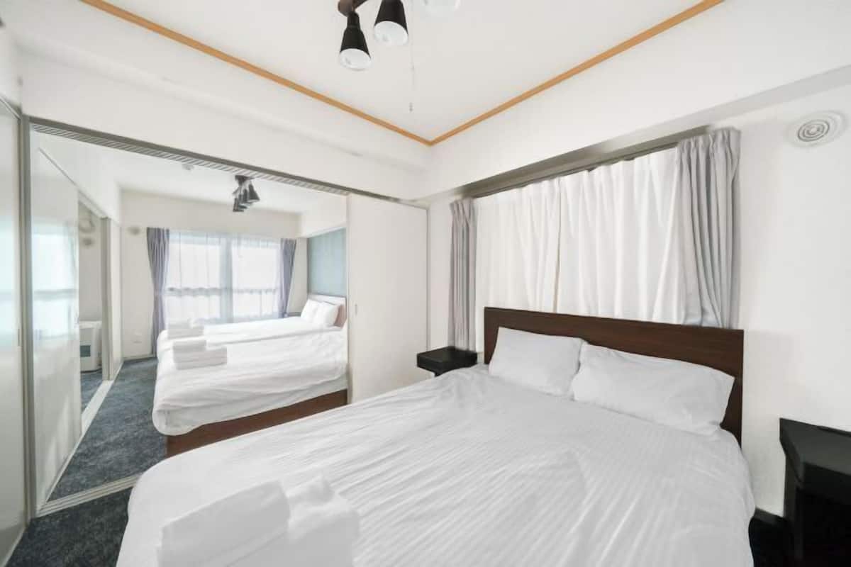 Iron/ironing board, free WiFi, bed sheets