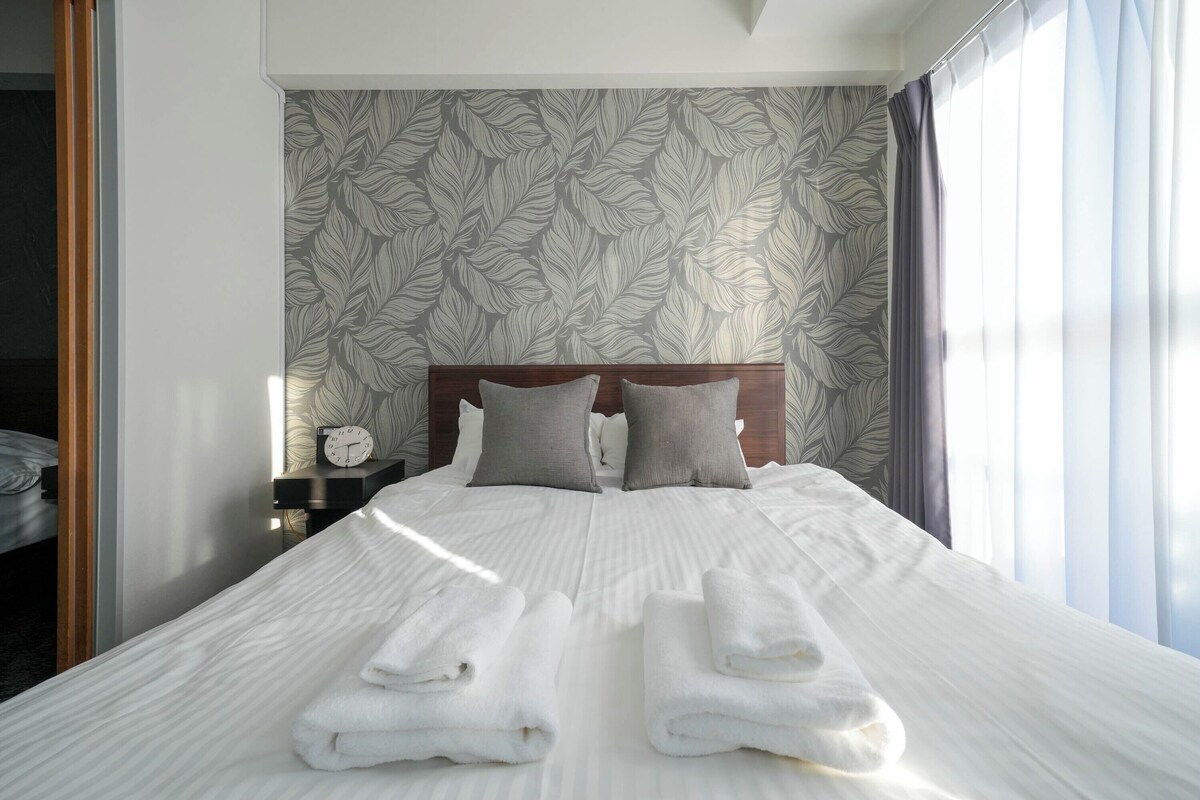 Comfort Apartment, 3 Bedrooms, Non Smoking (803) | Ruang tamu | 32 inci televisyen skrin rata dengan digital, TV 