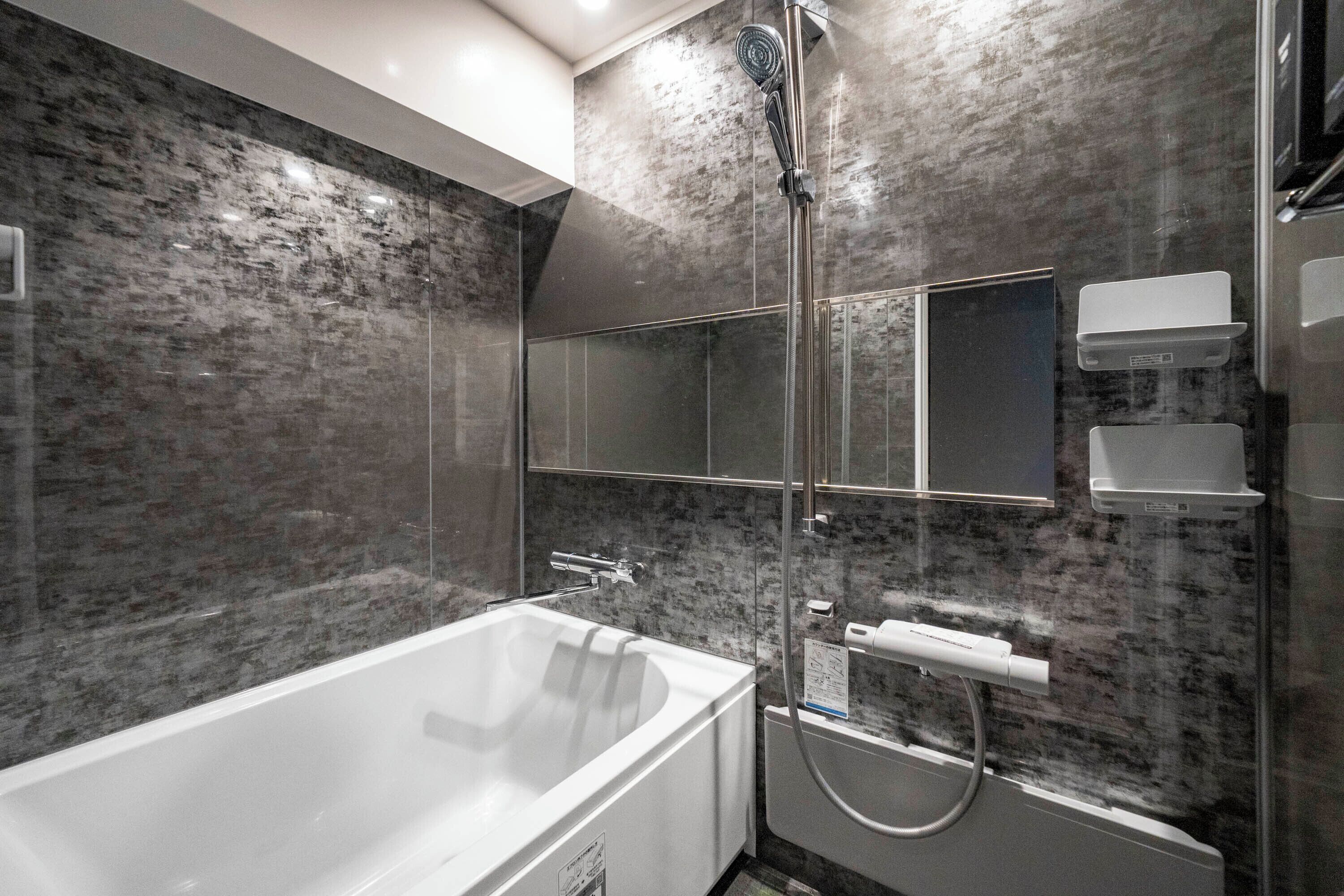 Familjelägenhet - icke-rökare (601) | Badrum | Badkar och dusch, hårtork, tofflor och bidé