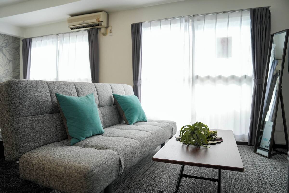 Comfort Apartment, Non Smoking (603) | Ruang tamu | 32 inci televisyen skrin rata dengan digital, TV 