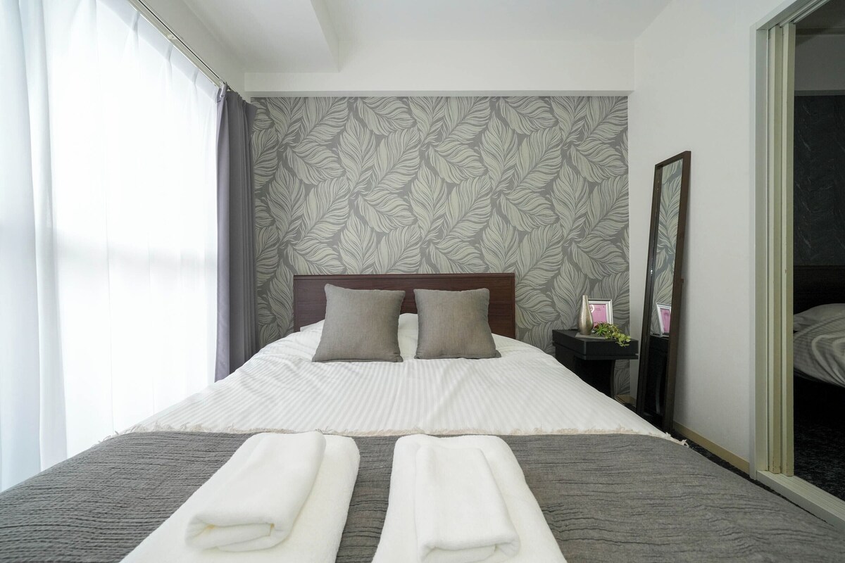 Basic Apartment, Non Smoking (702) | Ruang tamu | 32 inci televisyen skrin rata dengan digital, TV 