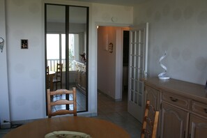 Dining - Beautiful apartment with terrace and sea view (Trouville-sur-Mer)