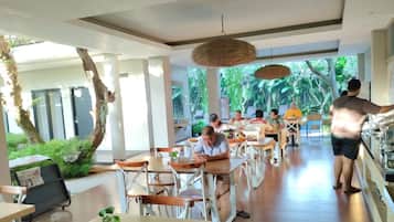 Khu ẩm thực ngoài trời