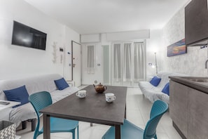 Appartement, 1 chambre | Restauration dans la chambre