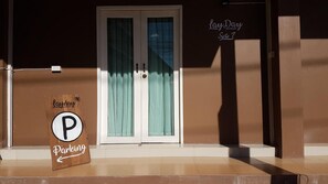 Exterior detail - Lay Day (Khon Kaen)