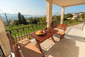 家庭單棟房屋, 3 間臥室 | 露台/庭院