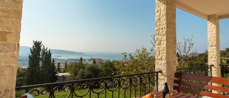 Family House, 3 Bedrooms | Terrace/patio