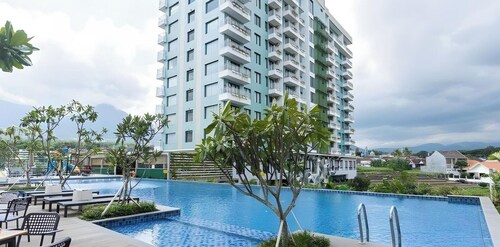 Senyum World Hotel