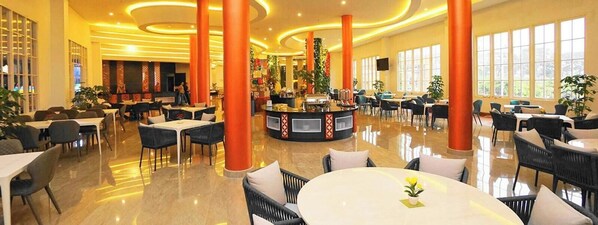 Dining - Senyum World Hotel (Batu)