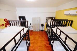 Room - Sleeper House (Trang)