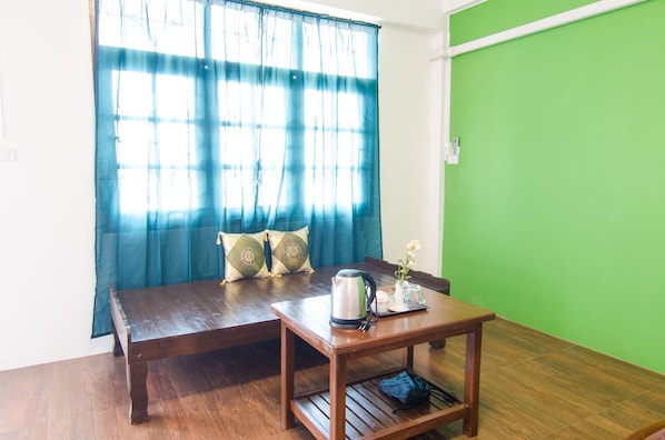 Interior - Sleeper House (Trang)