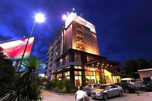Bonito Chinos Hotel