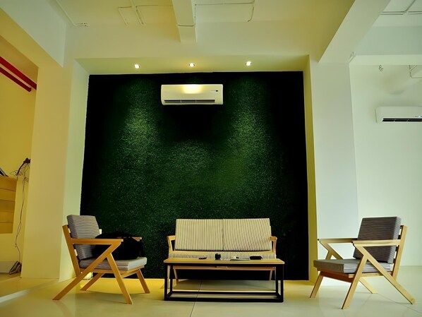Interior - Summer Bed and Breakfast Hotel (Banjarmasin)