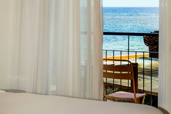 Superior Apartment, Balcony, Sea View | Soundproofing, free WiFi, bed sheets