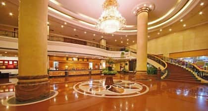 Baoming City Hotel Shenzhen (Honghuashan Subway Station)