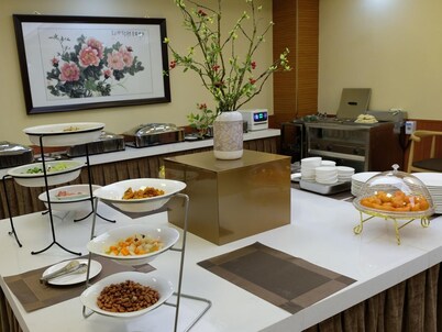 7 Days Premiuma Xingtai Railway Station Tianyi Str