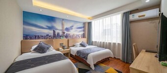 Chonpines Hotel (Shenzhen Gongming Plaza Honghuashan Sports Center Store)