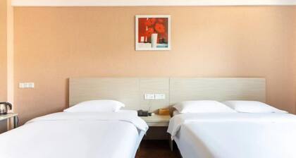 Chongqing Ruipai Business Hotel