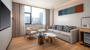 1 Bedroom Suite | Premium bedding, down comforters, desk, blackout drapes