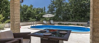 Luxury Villa Lucia with heated pool