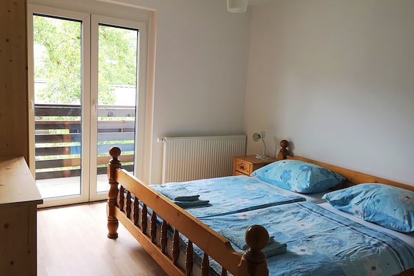 Apartment | Desk, laptop workspace, free WiFi, bed sheets