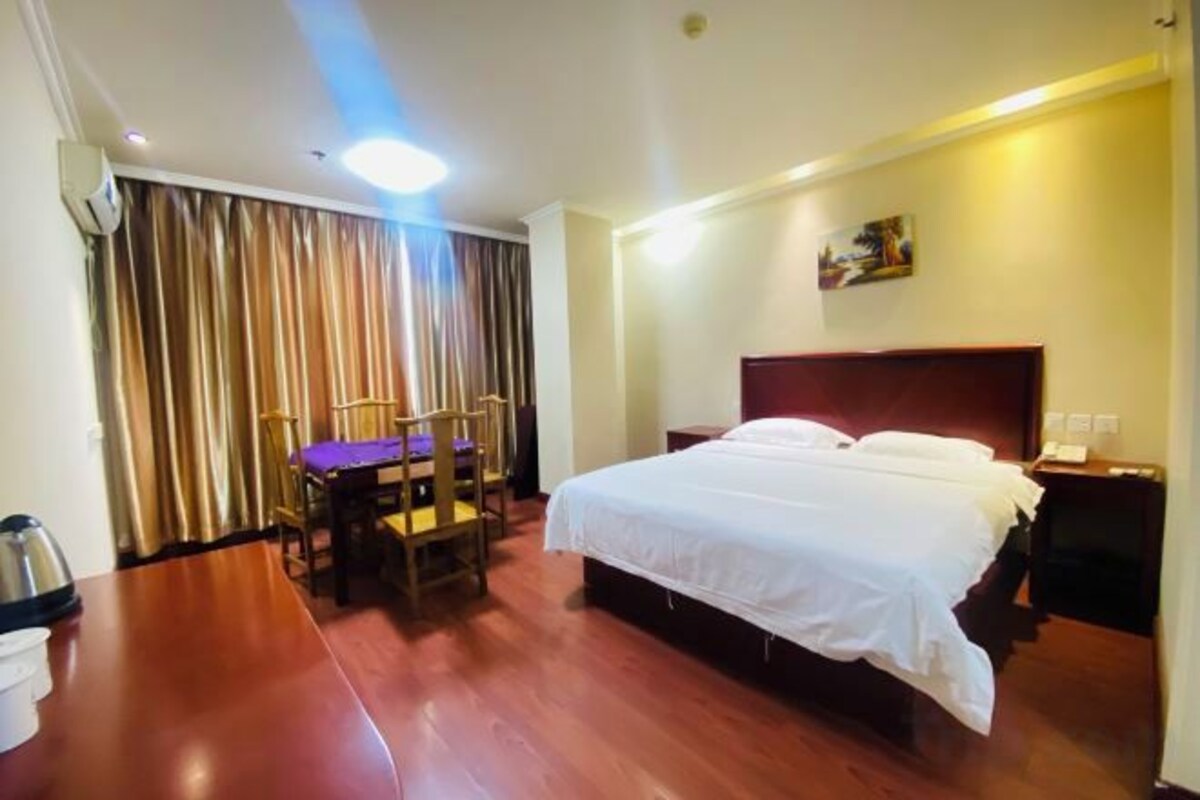Joyful Mahjong Room