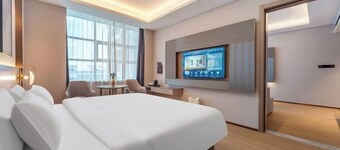 LAVANDE HOTELS (Chaozhou Ancient City People's Square Store)