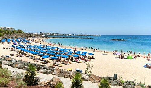 Studio apartment Small block of 6 apartments, stones through from Marina Rubicon