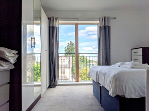 Apartment | 1 bedroom, individually decorated, individually furnished