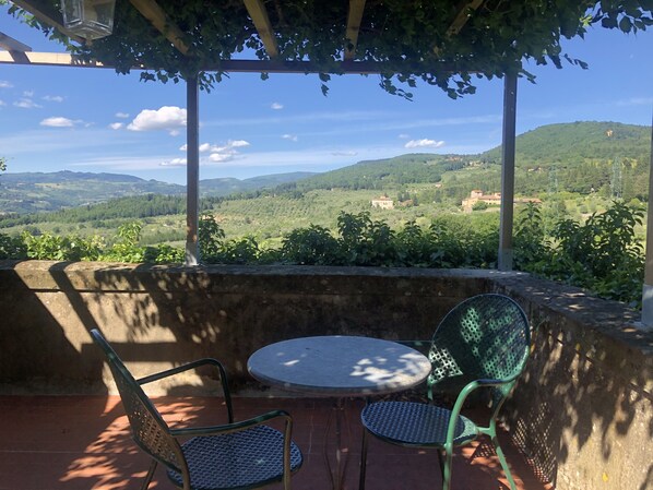 تناول الطعام بالخارج