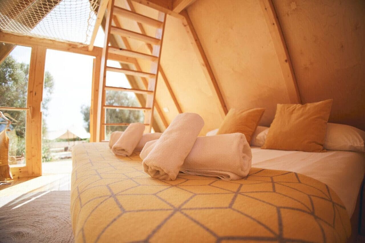 14 bedrooms, desk, iron/ironing board, free WiFi