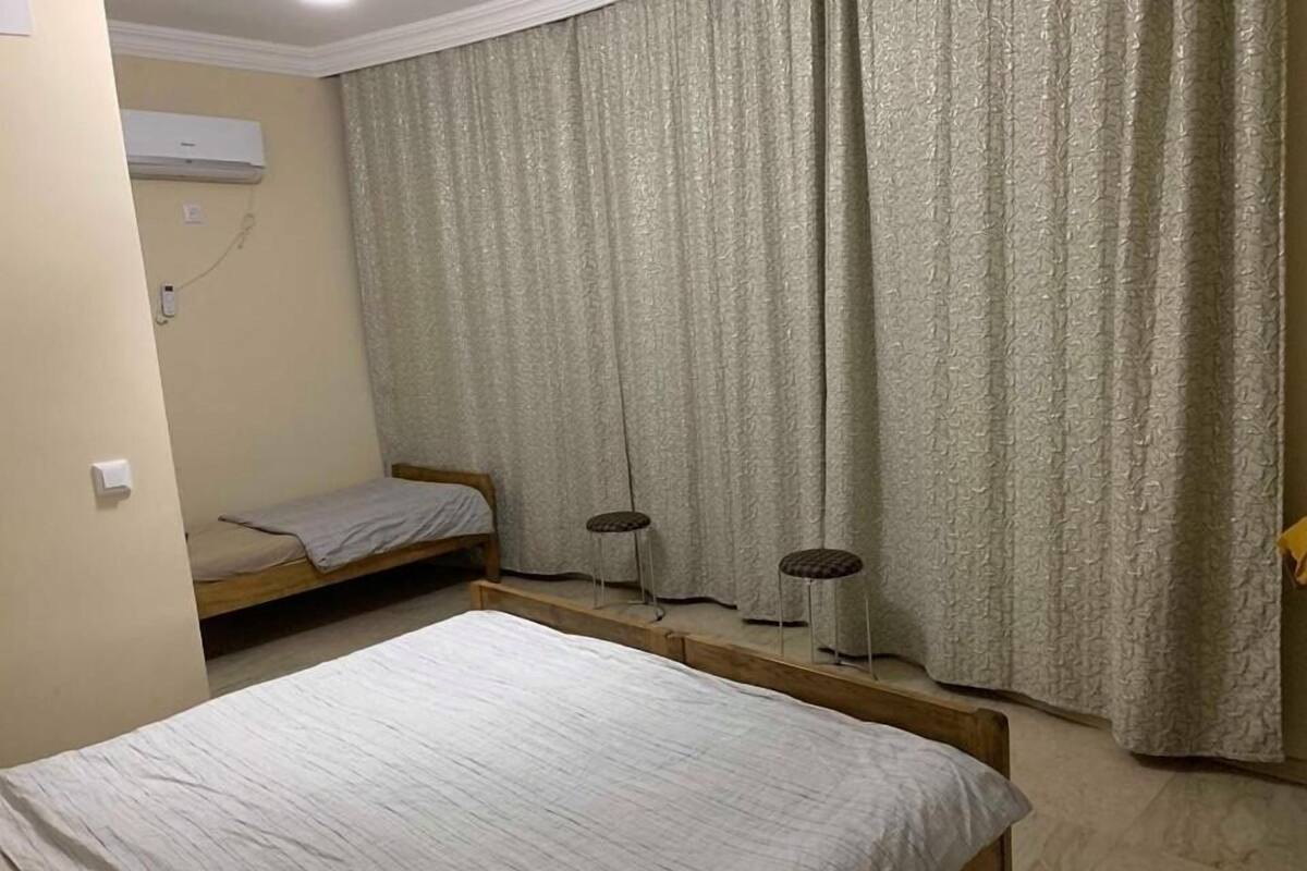 Iron/ironing board, free WiFi, bed sheets