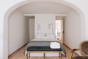 Dobbeltrom (Sao Salvador) | Safe på rommet, skrivebord, blendingsgardiner og lydisolert