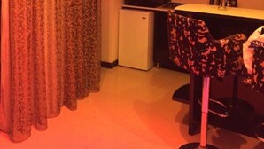 Luxury Studio | Private kitchen - Versace Downtown Yerevan (Yerevan)