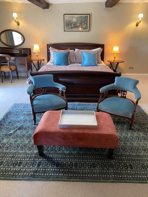 10 bedrooms, iron/ironing board, WiFi, bed sheets