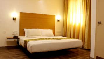 Executive Room (With Balcony) | In-room safe, desk, iron/ironing board, free WiFi