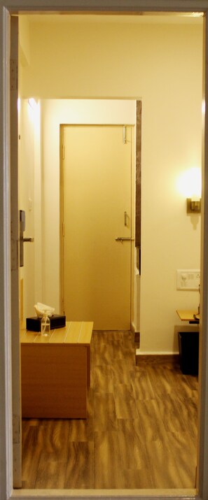 Executive Room | In-room safe, desk, iron/ironing board, free WiFi - Jagadish hotel begur (Bengaluru)