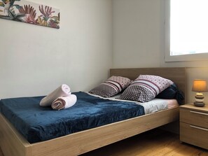 3 makuuhuonetta, silitysrauta/-lauta, Wi-Fi, vuodevaatteet